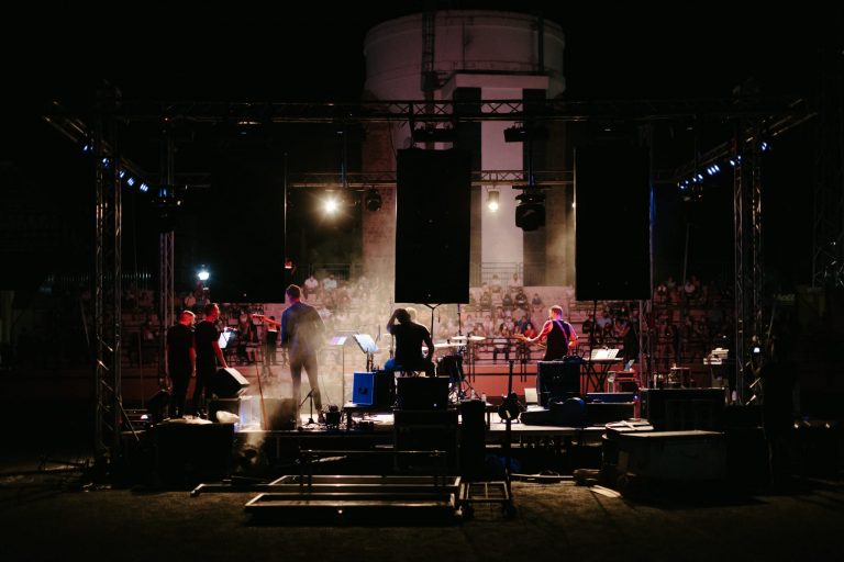 “Las Noches de Marmolejo” llegan a su punto álgido con la celebración de varios espectáculos teatrales y musicales al aire libre