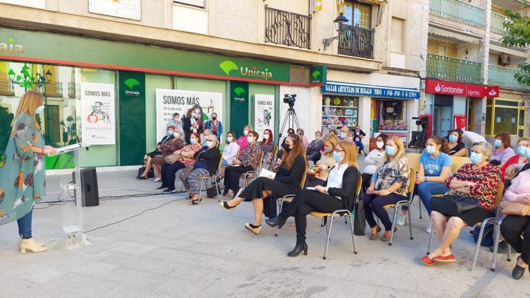 Marmolejo celebra el Día de las escritoras y de las bibliotecas con una lectura pública de textos