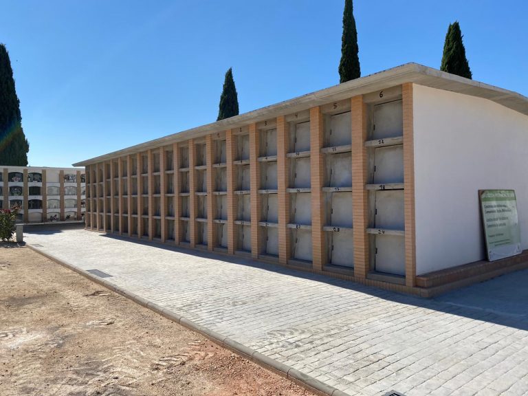 Finaliza la construcción de un nuevo módulo de 144 nichos en el cementerio municipal de Santa Ana