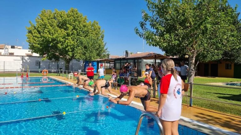 Marmolejo acoge el Campeonato Provincial de Natación