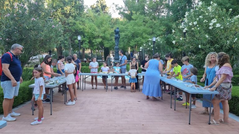 El Balneario acoge un taller de cuadros realizados con elementos naturales