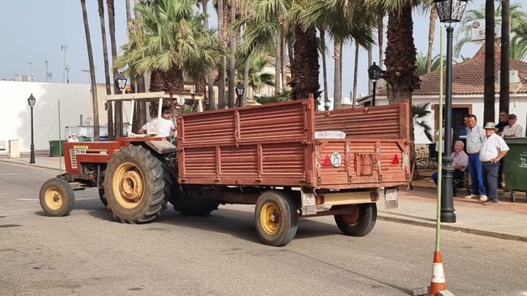 El concurso de habilidad con tractor vuelve a reunir a gran cantidad de público