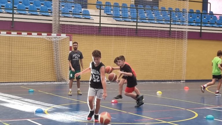 Comienzan los entrenamientos de la Escuela de Baloncesto