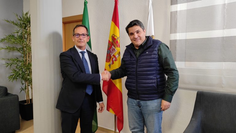 El Ayuntamiento de Marmolejo firma un convenio con Red Eléctrica para cofinanciar la Pasarela de acceso al Balneario