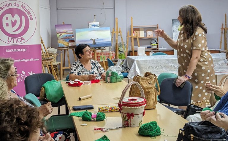 La Asociación de Mujeres Útica nos presenta su proyecto navideño