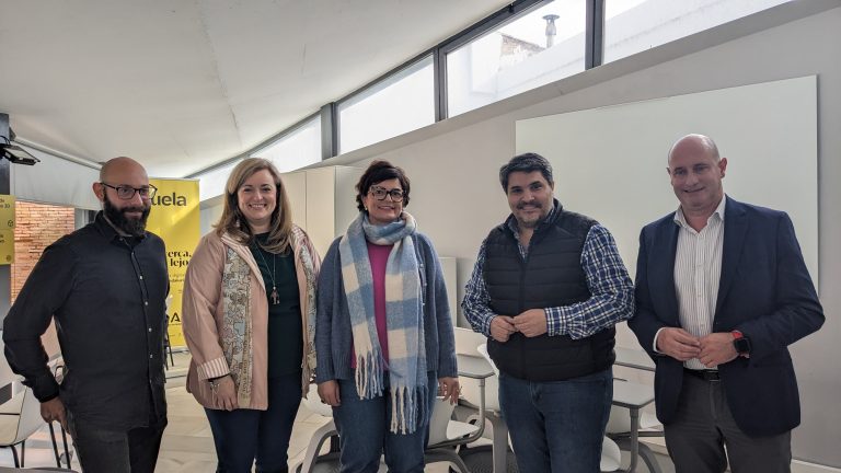 El Alcalde mantiene una reunión de trabajo con la diputada de Gobierno Electrónico