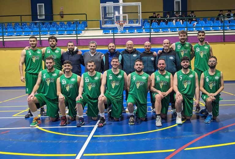 Los torneos de Navidad de baloncesto llenan el pabellón polideportivo Las Vistillas