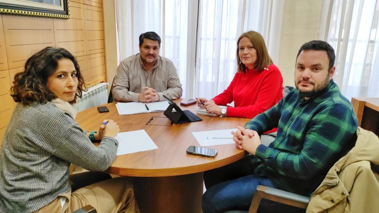El Alcalde recibe a la diputada de Fondos Europeos y Geolit