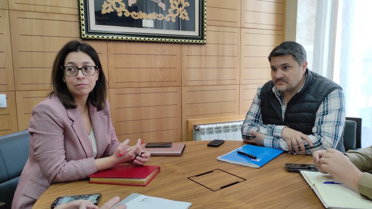 El Alcalde recibe la visita de la vicepresidenta tercera y diputada de Cultura y Deportes