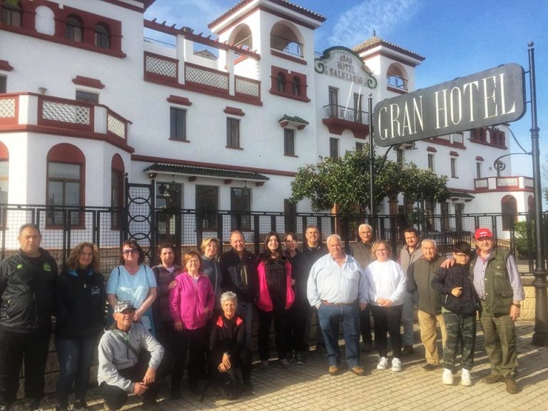 Una veintena de personas disfruta de la jornada dedicada al espárrago de monte