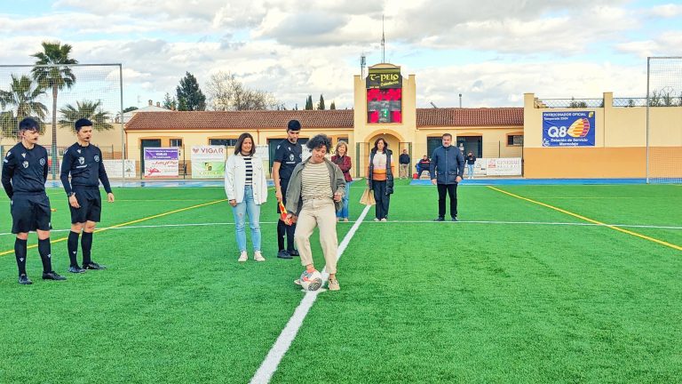 Saque de honor de dos marmolejeñas de élite en el Útica-Linares