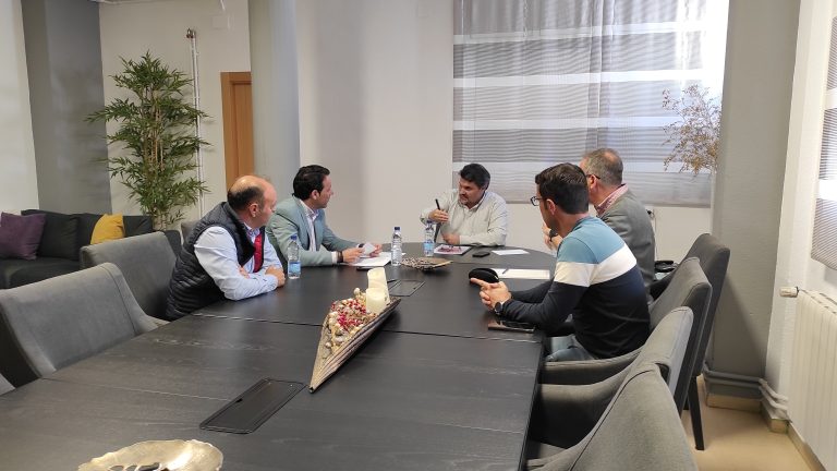 El Alcalde recibe al diputado de Agricultura y Ganadería