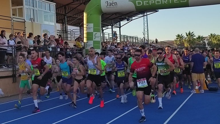 Más de 350 atletas disfrutan de la XVIII Carrera de la Luna Llena de Marmolejo