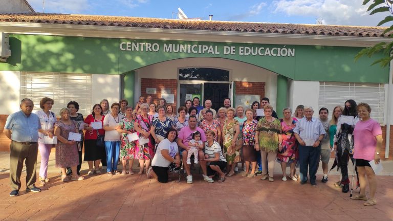 La Escuela de adultos celebra su tradicional clausura del curso