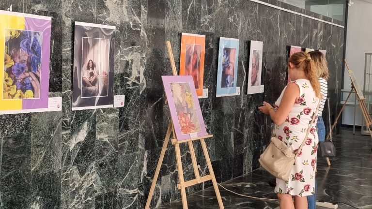 Abre al público la exposición “Ellas son” en la Casa de la Cultura