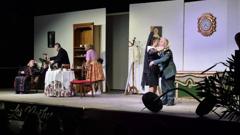El V Festival de Teatro “Balneario de Marmolejo” vuelve a llenar la plaza de los manantiales