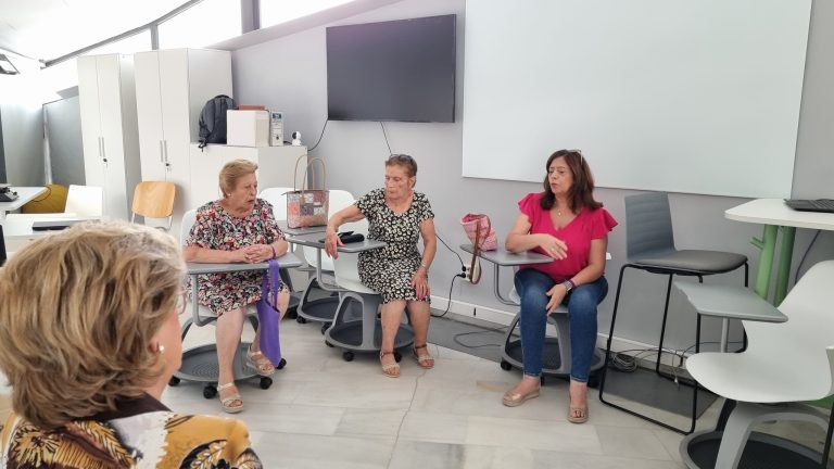 Celebrado el taller sobre uso del móvil para personas mayores