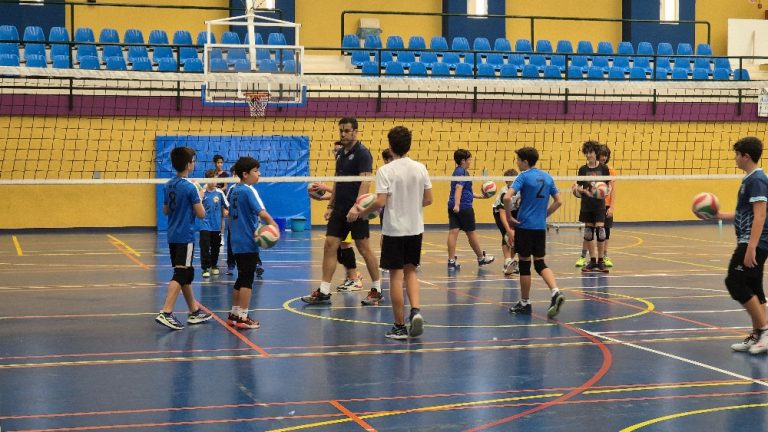 Las Vistillas acoge el entrenamiento de la selección provincial de vóley infantil masculina