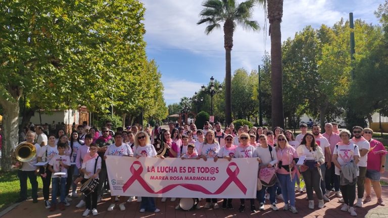 Marmolejo vuelve a teñirse de rosa para clamar contra el cáncer de mama