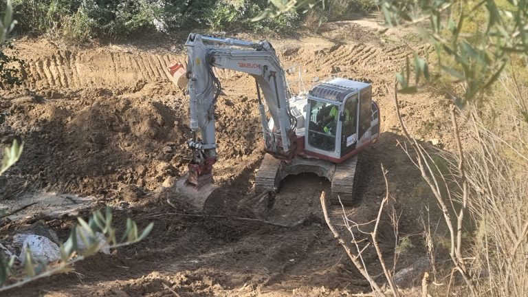 Obras de limpieza en el arroyo Salado a su paso por Marmolejo