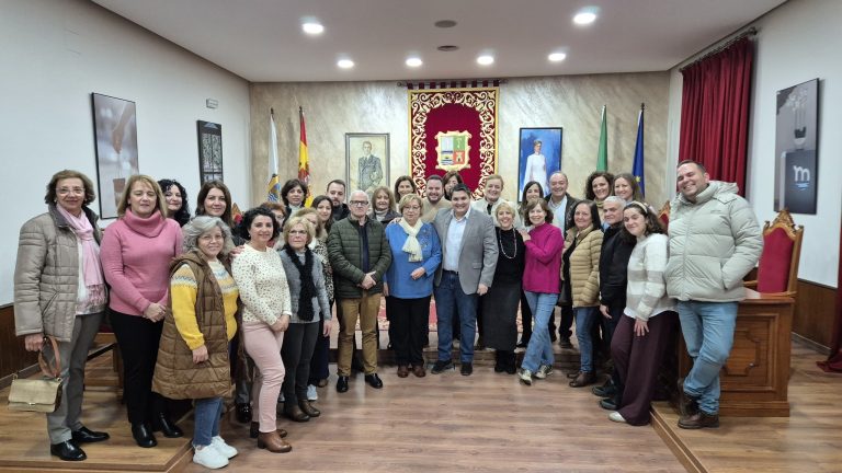 Marmolejo rinde homenaje a Antonia Casado, nuestra querida cocinera jubilada