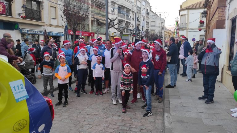 Marmolejo celebra la tradicional carrera de la solidaridad con la suelta de los globos de los deseos