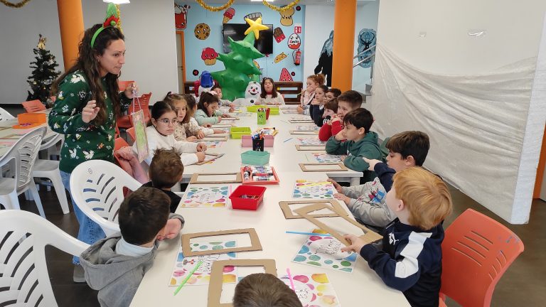 Marmolejo celebra el Taller de Juguetes No Sexistas en la Casa de la Juventud