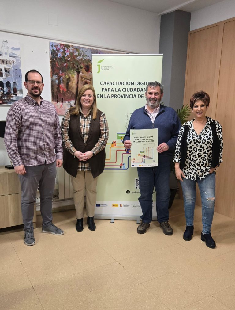 Reunión de trabajo para impulsar la capacitación digital en Marmolejo