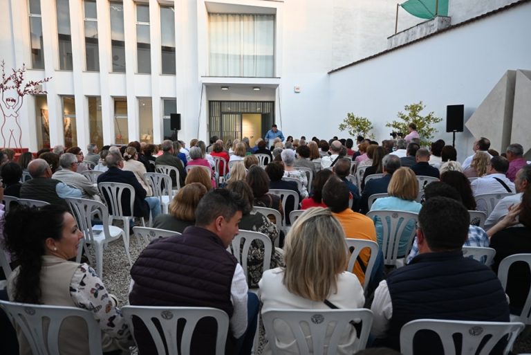 Presentado La Loma Candelas, el primer libro de Miguel Alcalá