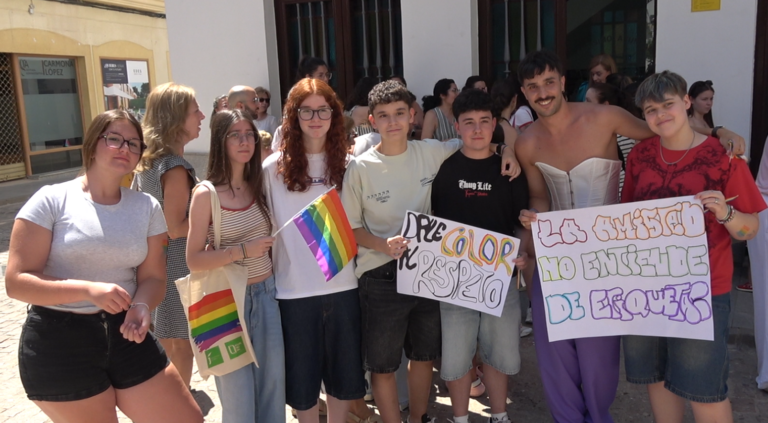 Marmolejo reafirma su compromiso con la igualdad y la diversidad en el acto institucional del Orgullo